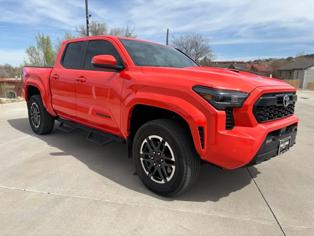 Used 2024 Toyota Tacoma TRD Sport w/ TRD Sport Upgrade Package image 2