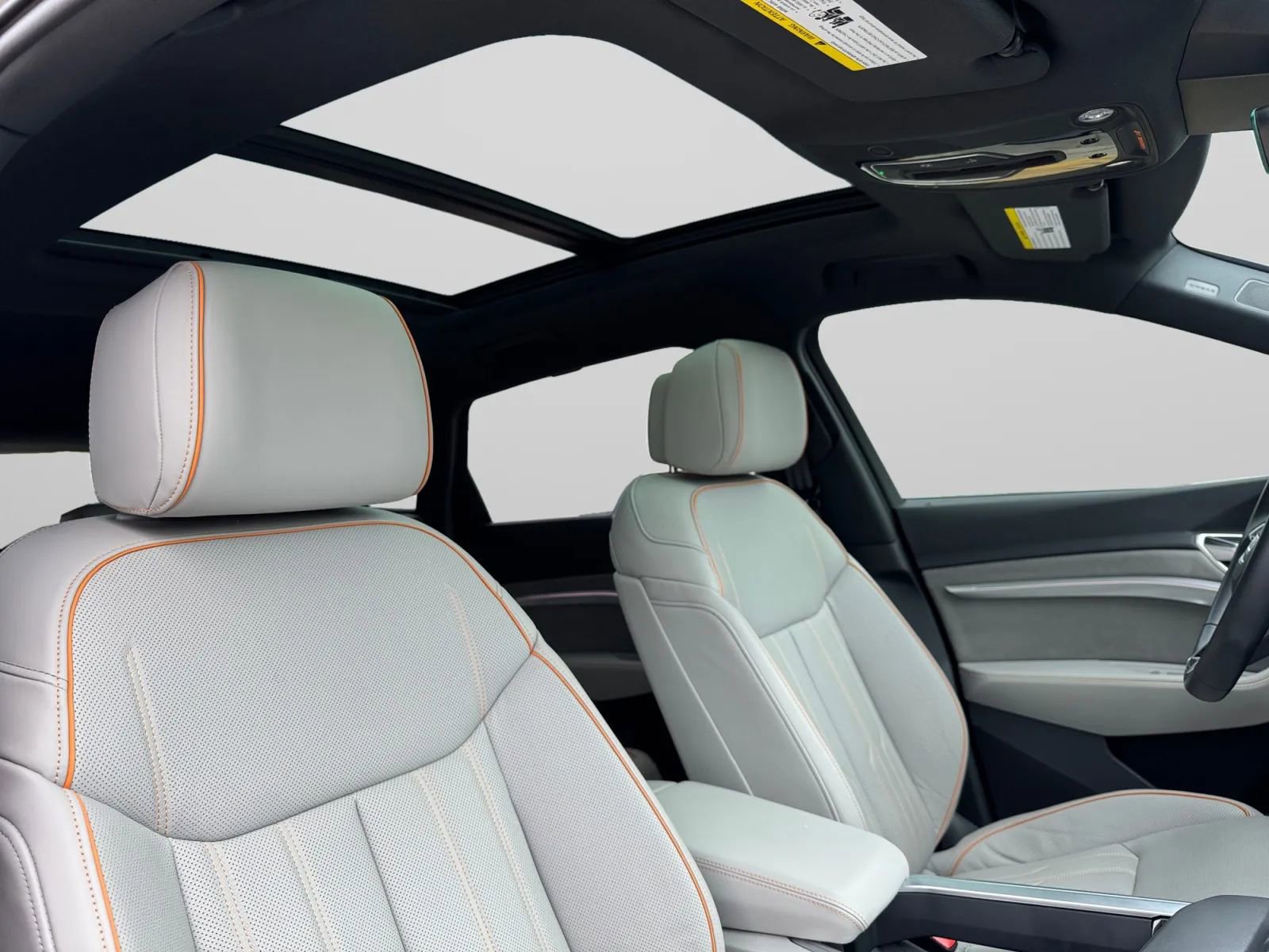 Used 2024 Audi Q8 e-tron Prestige w/ Prestige Package image 37