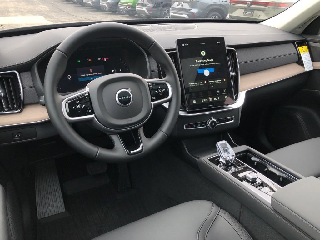 New 2026 Volvo XC90 B6 Plus w/ Protection Package Premier AWD/4WD image 9