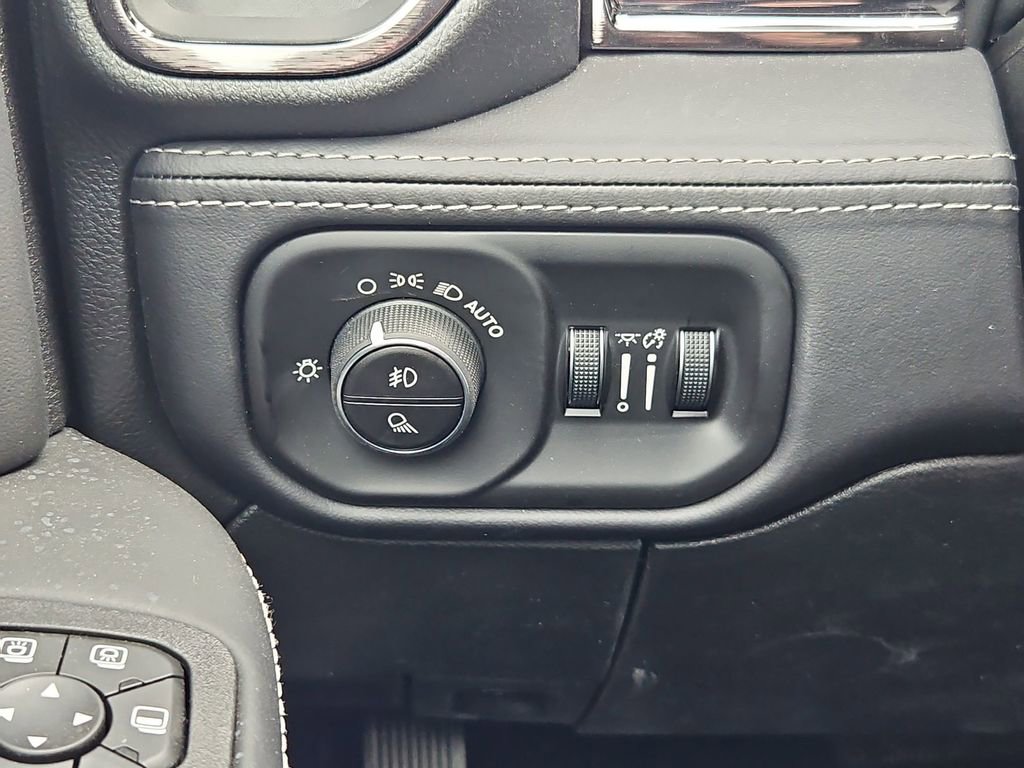 New 2026 RAM 3500 Limited image 18