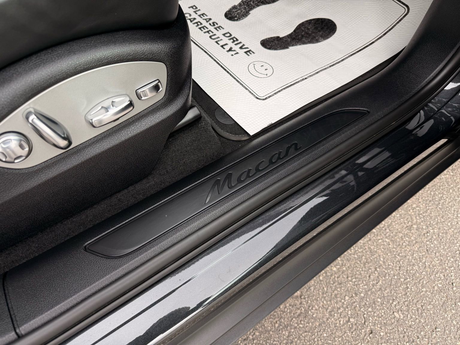 Used 2022 Porsche Macan image 18