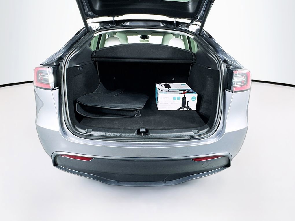 Used 2025 Tesla Model Y Long Range image 22