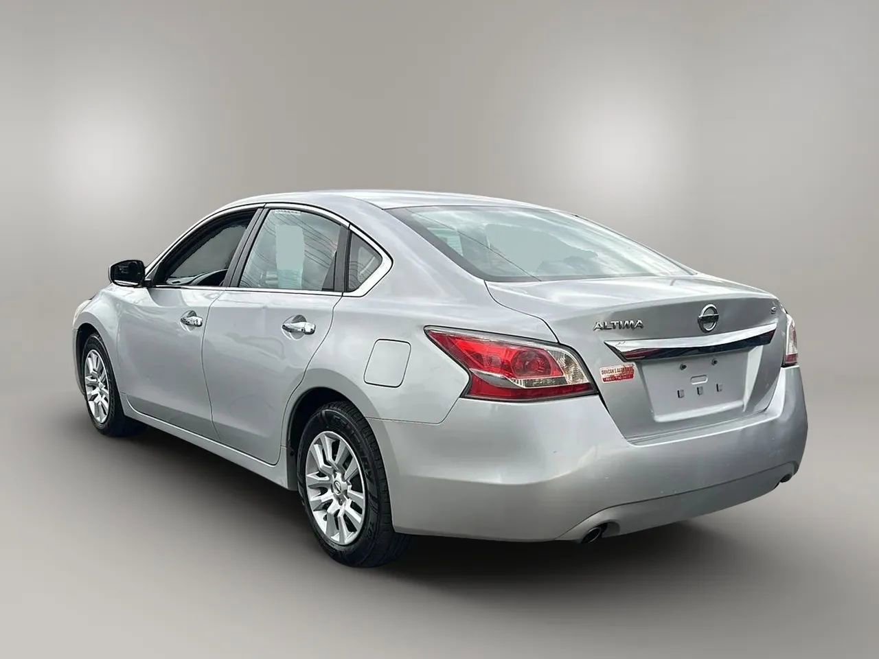 Used 2015 Nissan Altima 2.5 S w/ Power Driver Seat Package FWD image 3