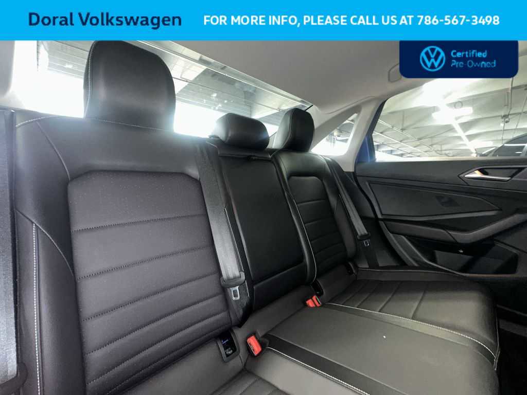 Certified 2023 Volkswagen Jetta SE w/ Panoramic Sunroof Package FWD image 26