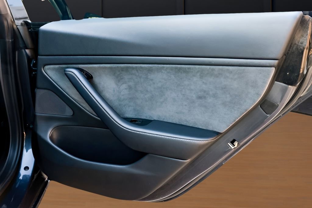 Used 2020 Tesla Model 3 Performance image 28