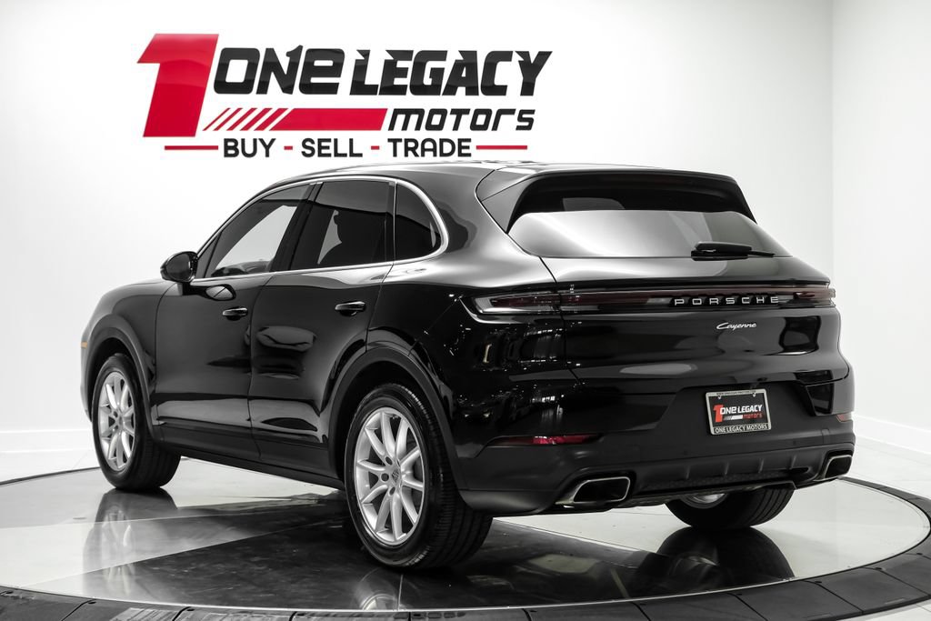 Used 2024 Porsche Cayenne AWD/4WD image 14