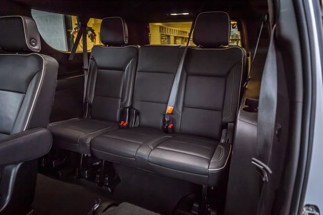 Used 2023 Chevrolet Suburban Premier image 19