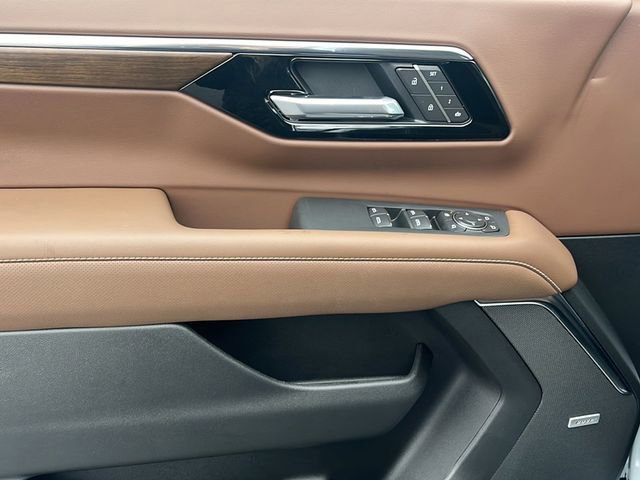 New 2026 Chevrolet Suburban High Country image 17