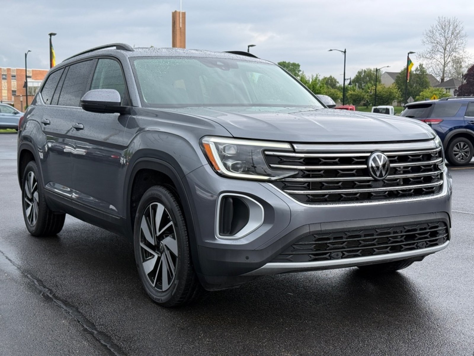 Used 2025 Volkswagen Atlas SE AWD/4WD image 10