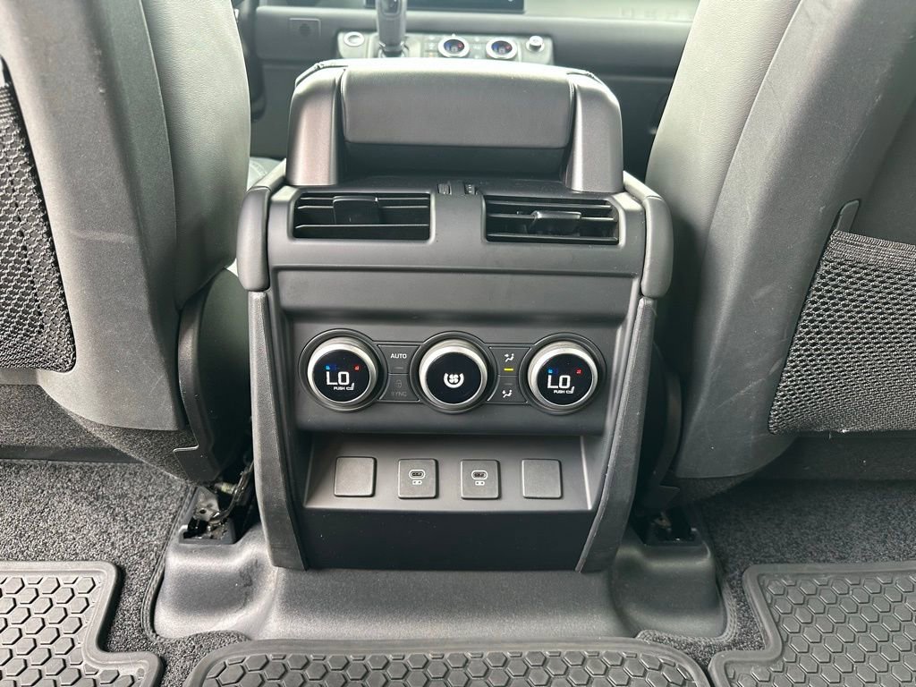 Used 2024 Land Rover Defender 110 X-Dynamic SE image 29