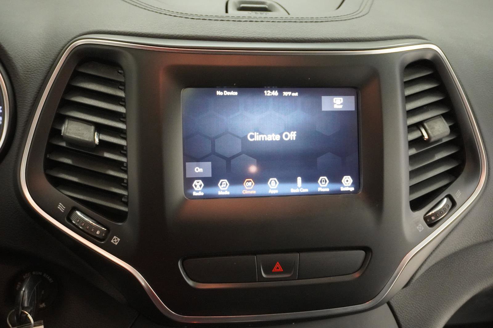 Used 2019 Jeep Cherokee Latitude w/ Popular Appearance Group image 25