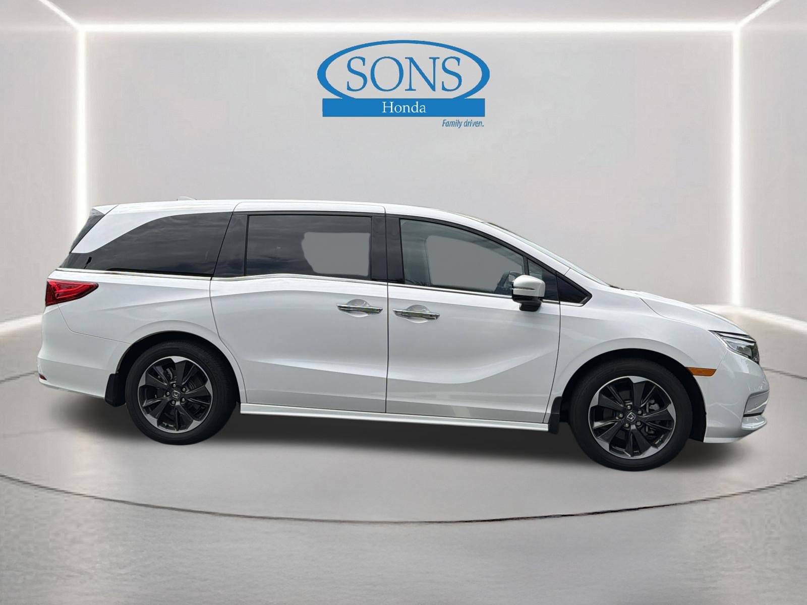 Certified 2024 Honda Odyssey Elite image 31