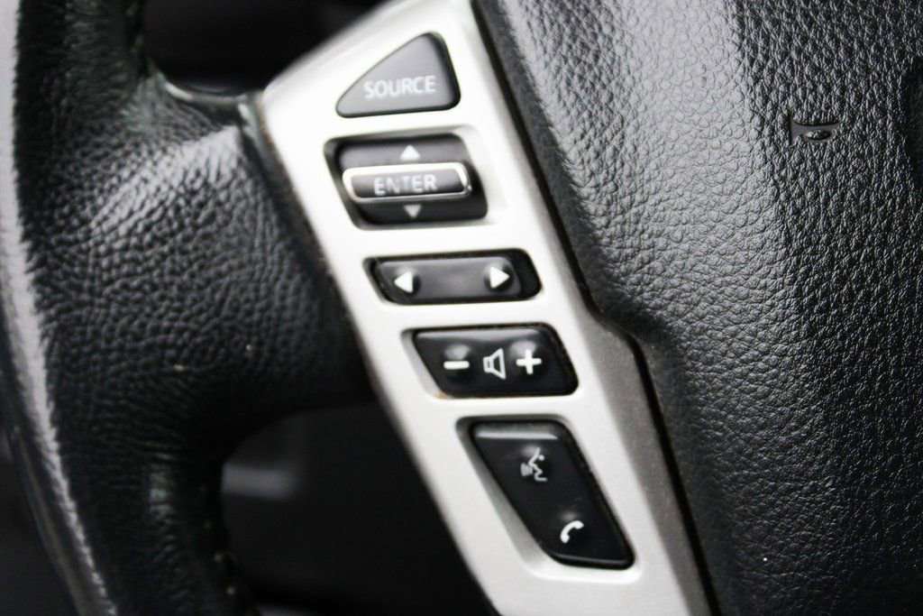 Used 2021 Nissan Titan SV w/ SV Convenience Package image 21