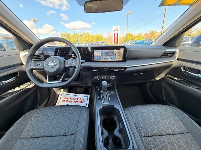 Certified 2025 Nissan Kicks SV AWD/4WD image 19
