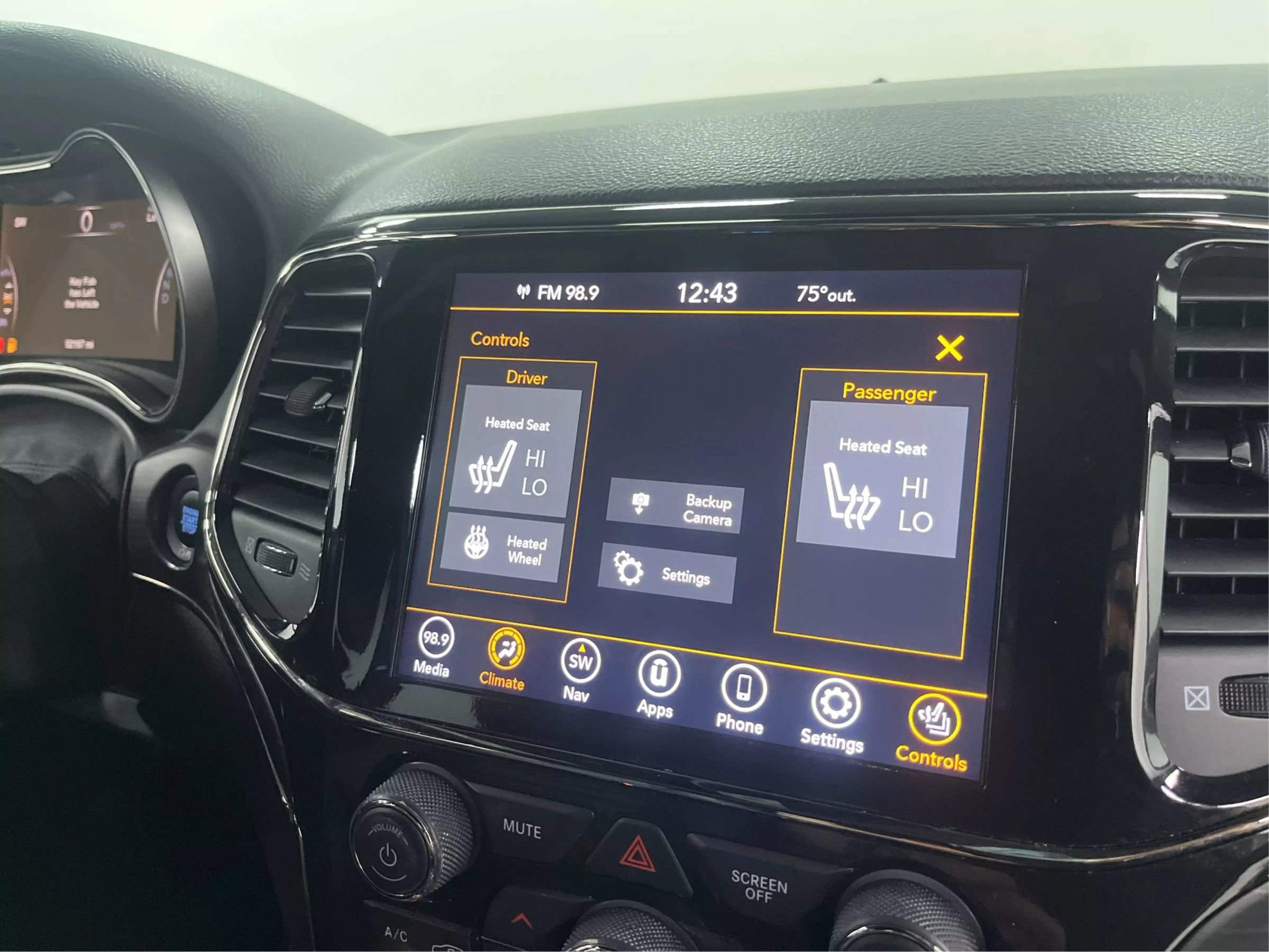 Used 2021 Jeep Grand Cherokee Limited X image 32