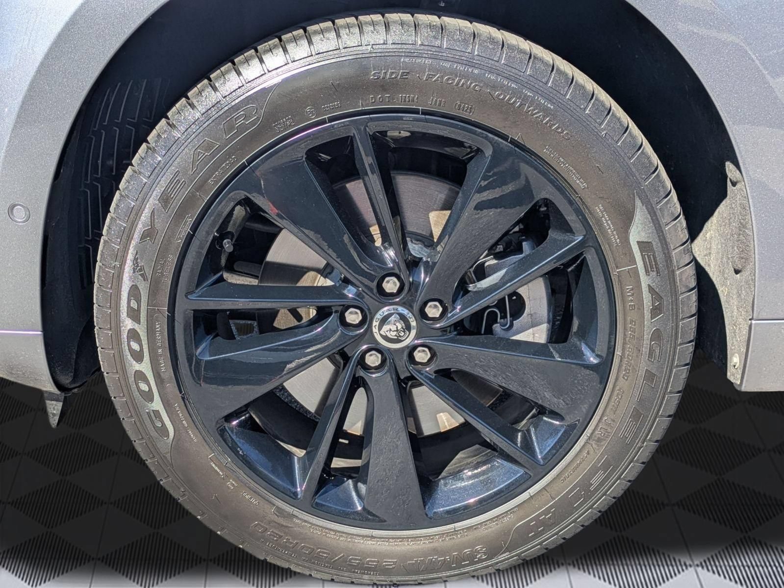Used 2026 Jaguar F-PACE R-Dynamic S AWD/4WD image 9