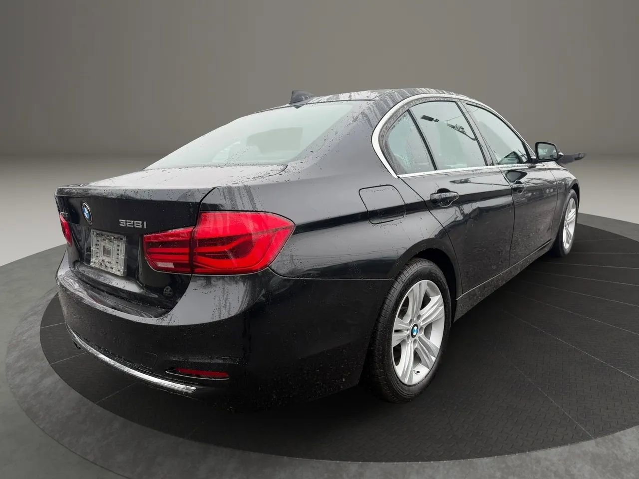 Used 2016 BMW 328i xDrive Sedan AWD/4WD image 5