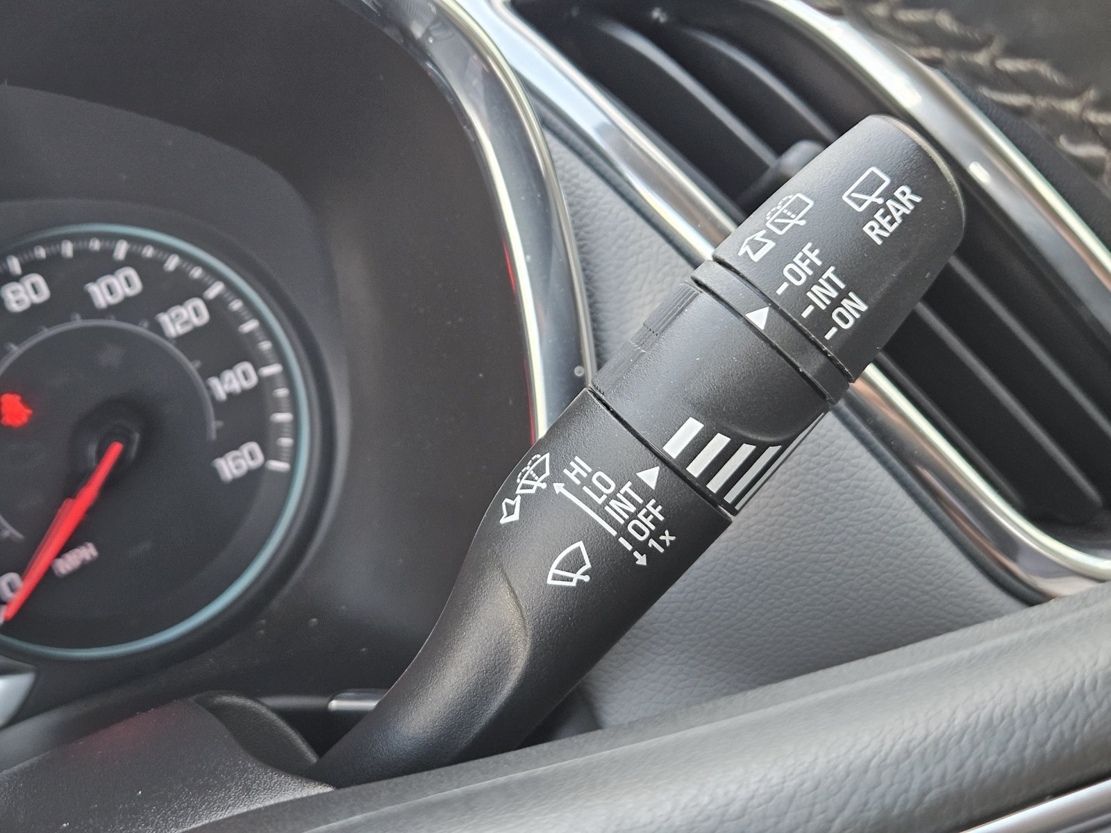 Certified 2024 Chevrolet Equinox LT FWD image 29