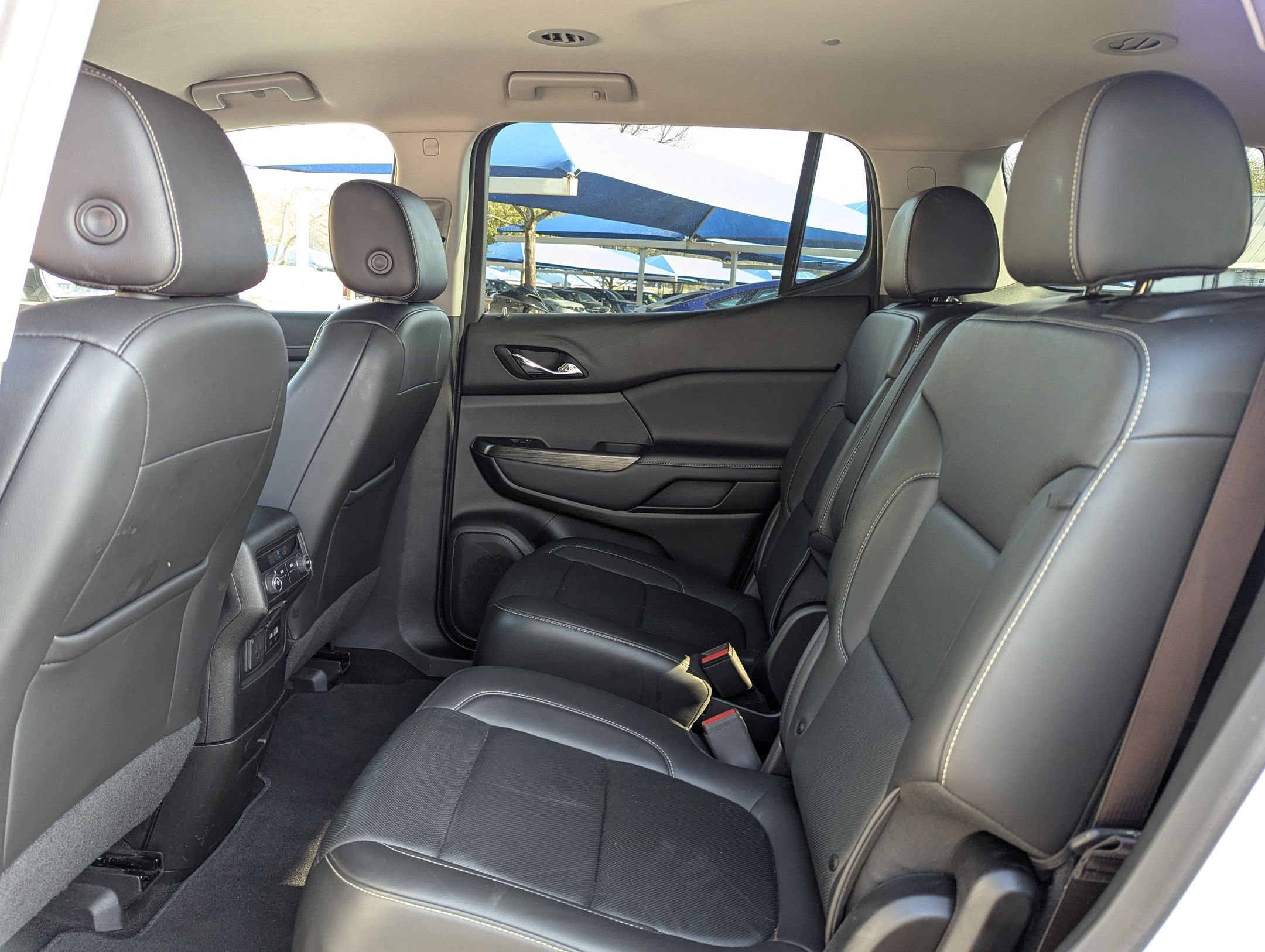 Used 2023 GMC Acadia SLT image 15