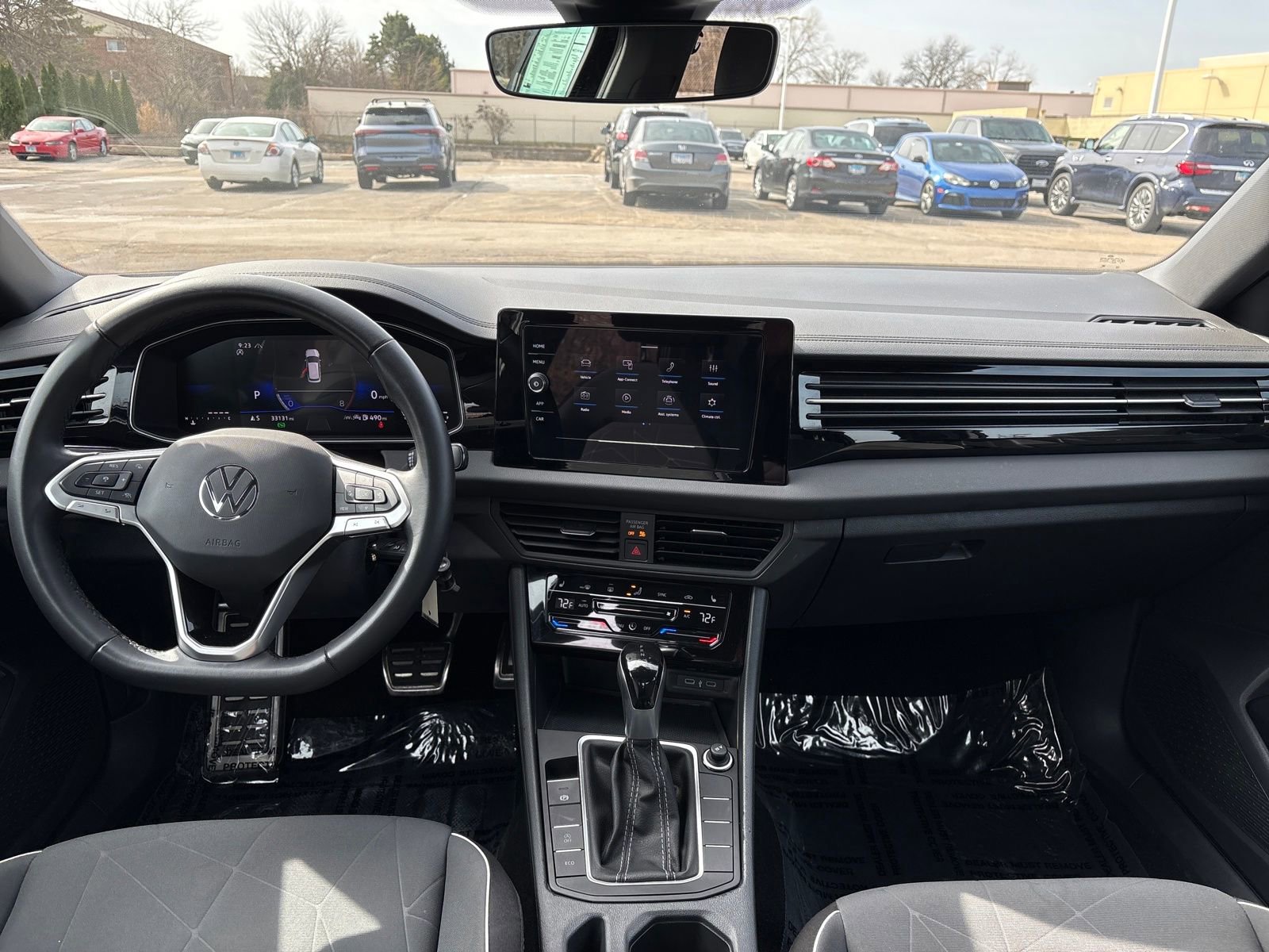 Used 2025 Volkswagen Jetta Sport image 12