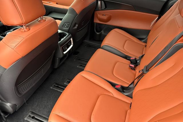 New 2026 Kia Carnival SX w/ SX Dark Edition Package FWD image 14