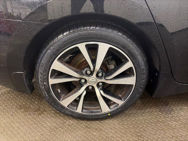 Used 2017 Nissan Maxima Platinum image 35