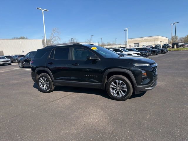 Used 2025 Chevrolet Equinox LT w/ Convenience Package II image 3