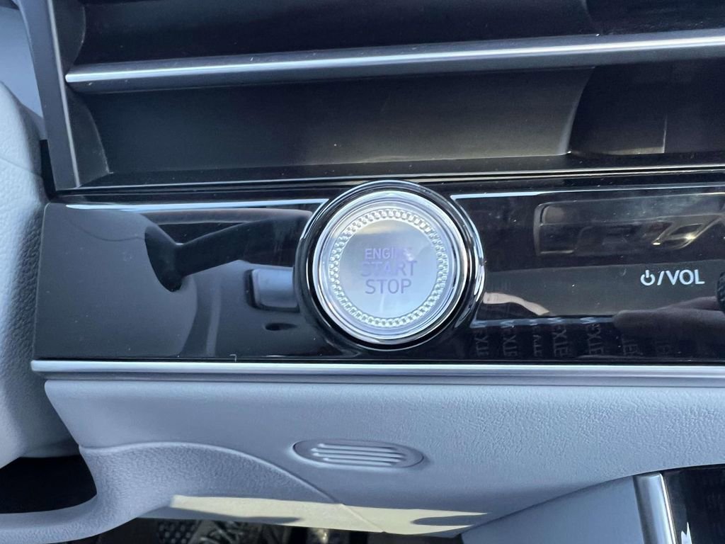 Certified 2026 Genesis GV70 2.5T Advanced image 29