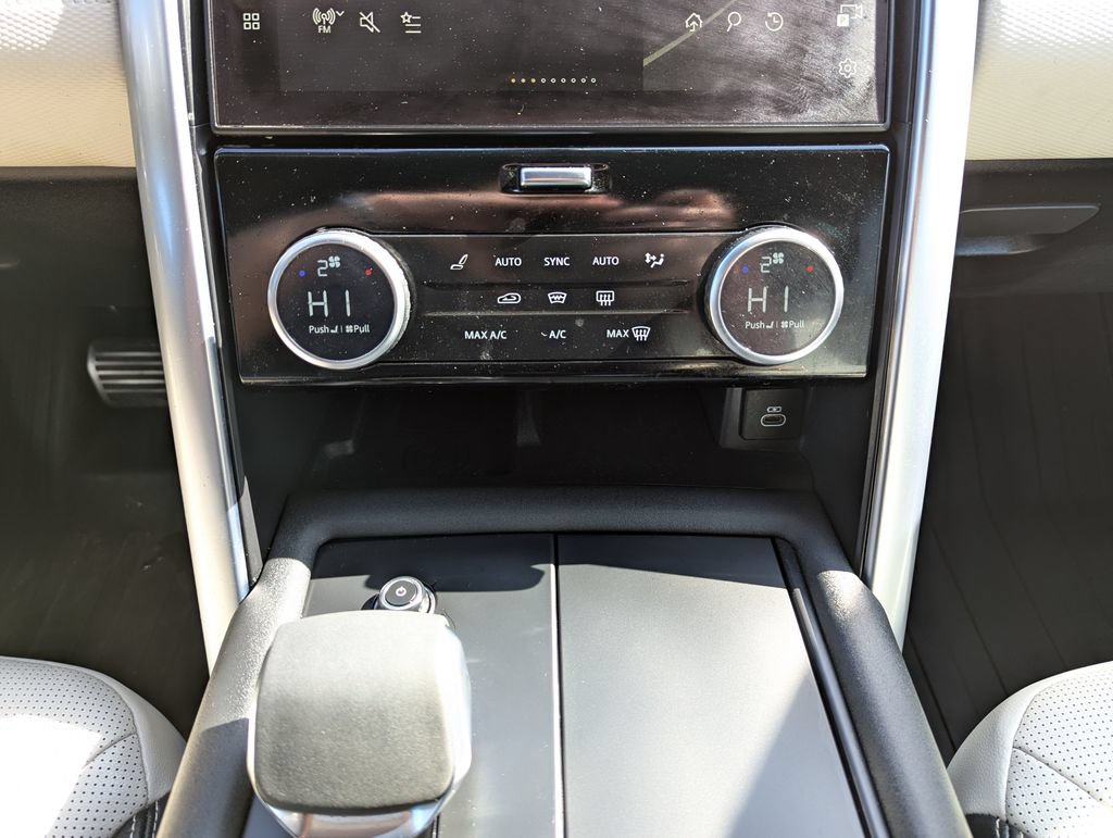 Used 2022 Land Rover Discovery S R-Dynamic AWD/4WD image 23