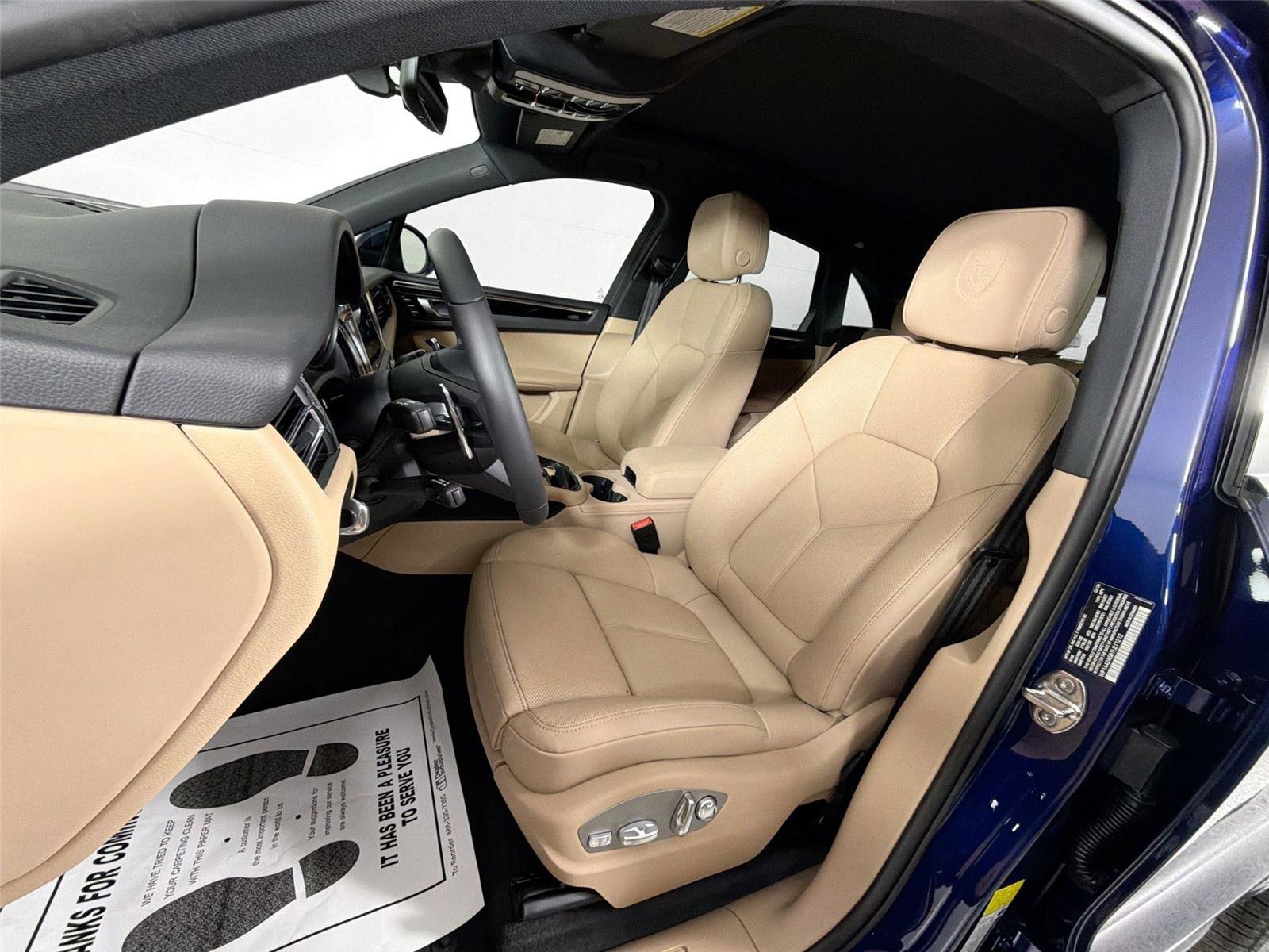Certified 2026 Porsche Macan Turbo AWD/4WD image 5