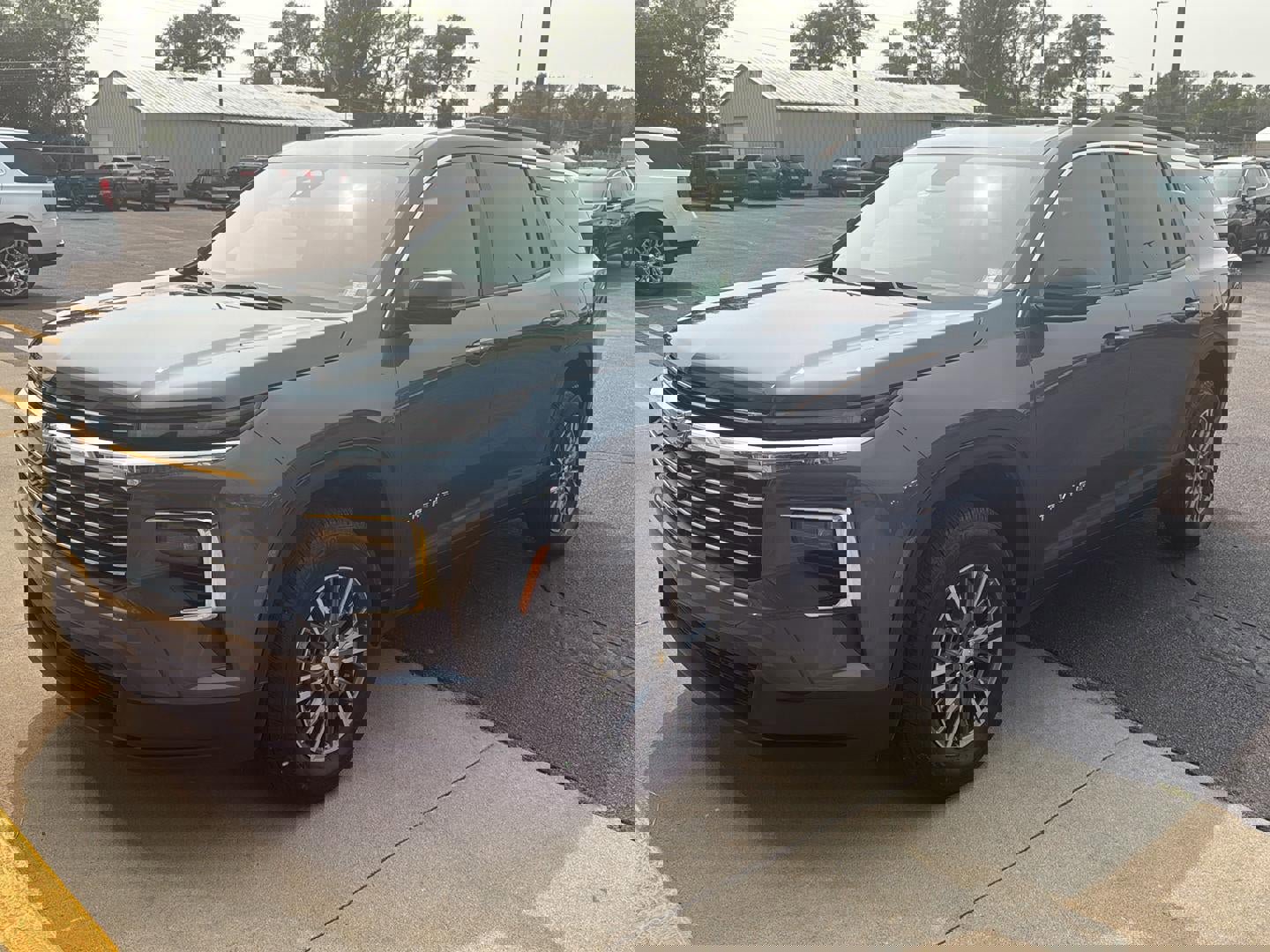 Used 2025 Chevrolet Traverse LT image 9