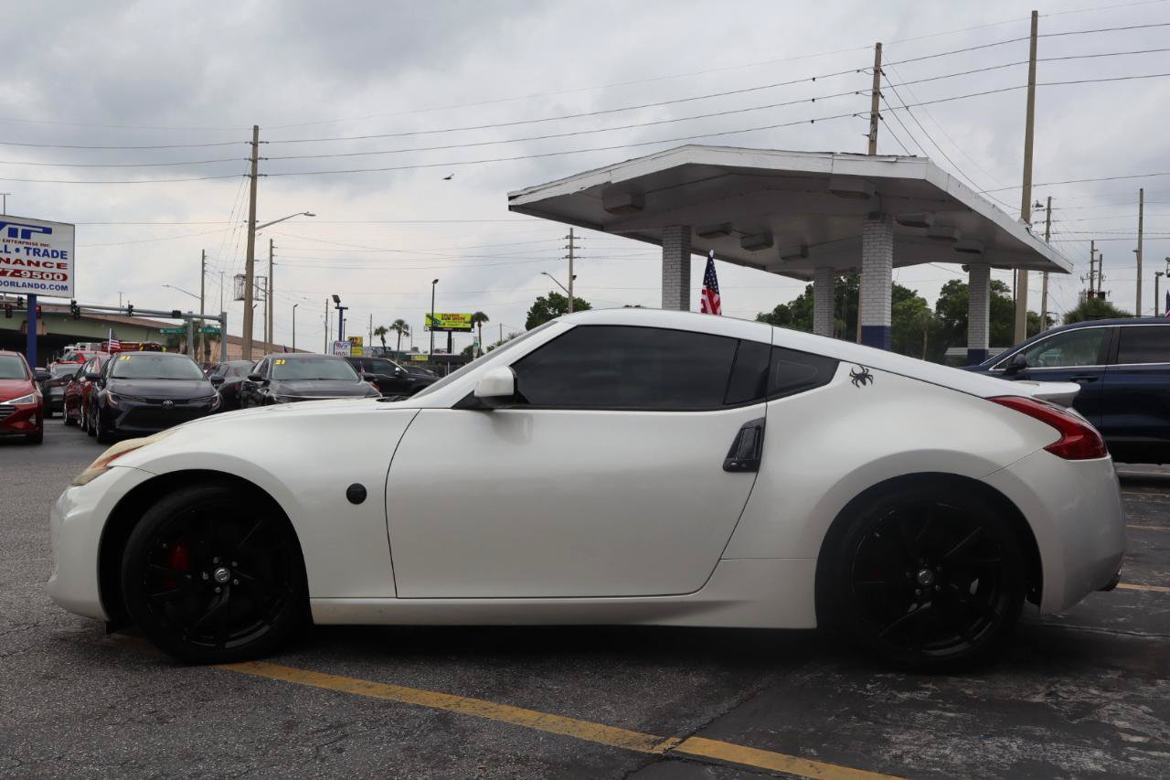 Used 2014 Nissan 370Z Coupe w/ Sport Package RWD image 5