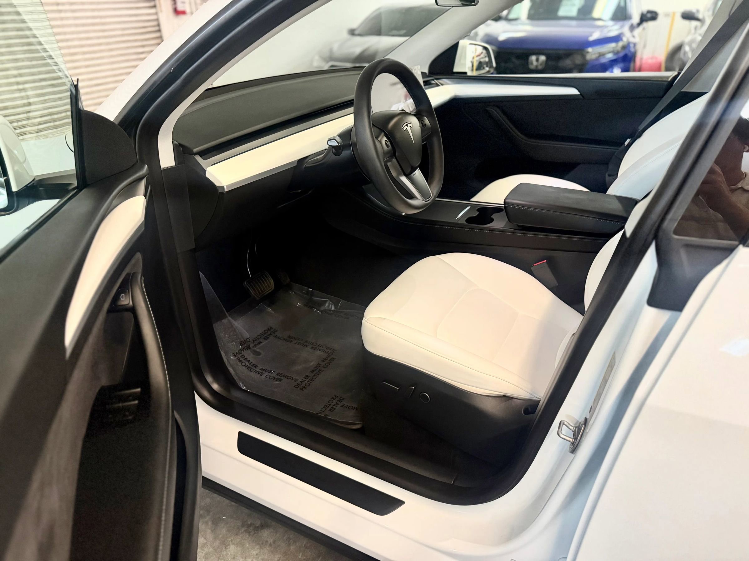 Used 2023 Tesla Model Y Long Range image 9