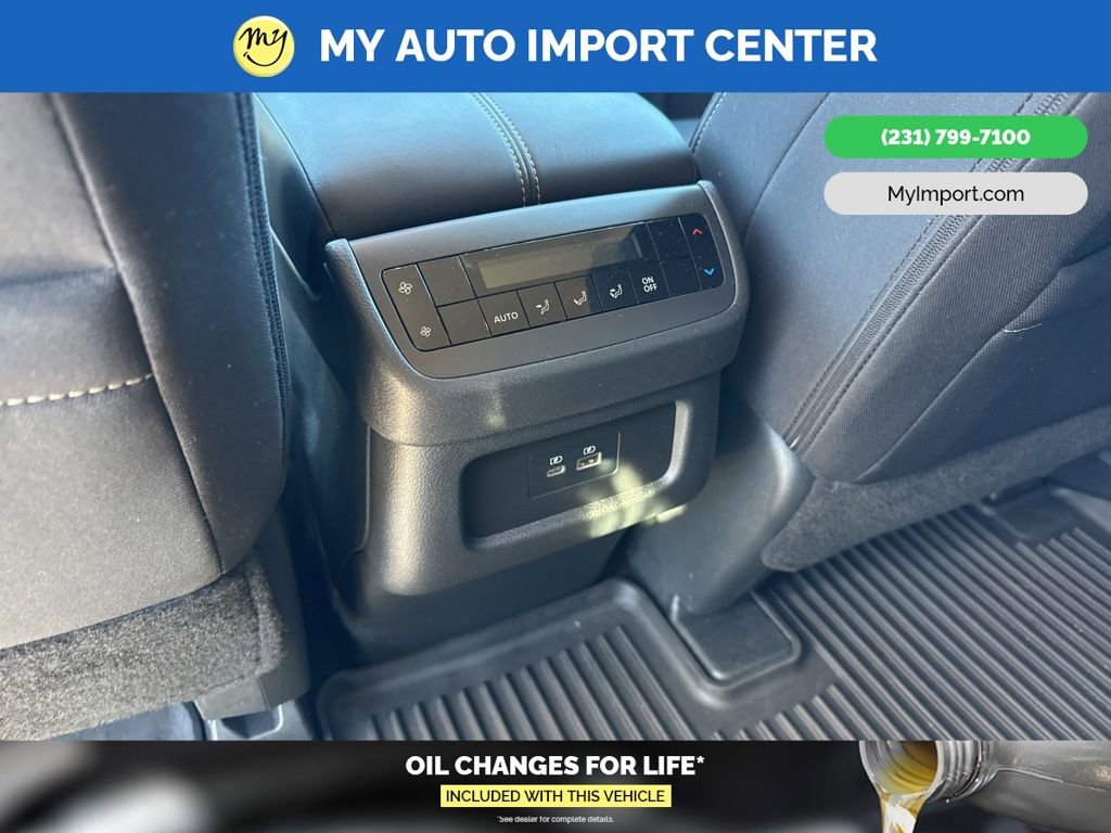 Used 2024 Nissan Pathfinder SV image 27