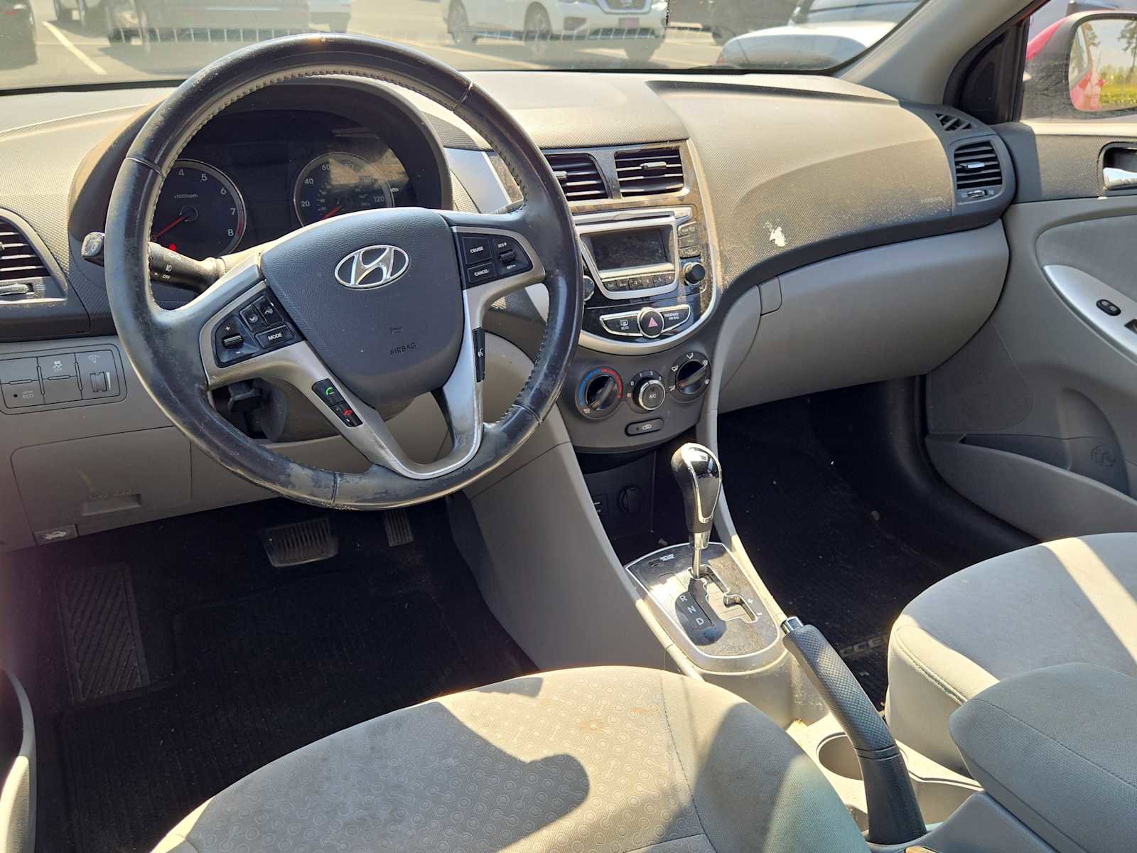 Used 2014 Hyundai Accent SE FWD image 9