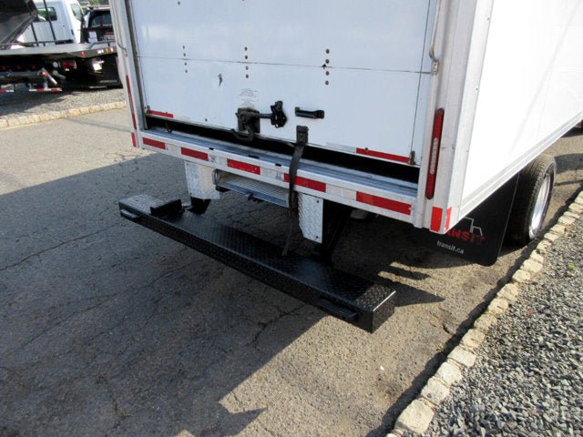 Used 2019 Ford E-450 and Econoline 450 Super Duty w/ Exterior Upgrade Package RWD image 5
