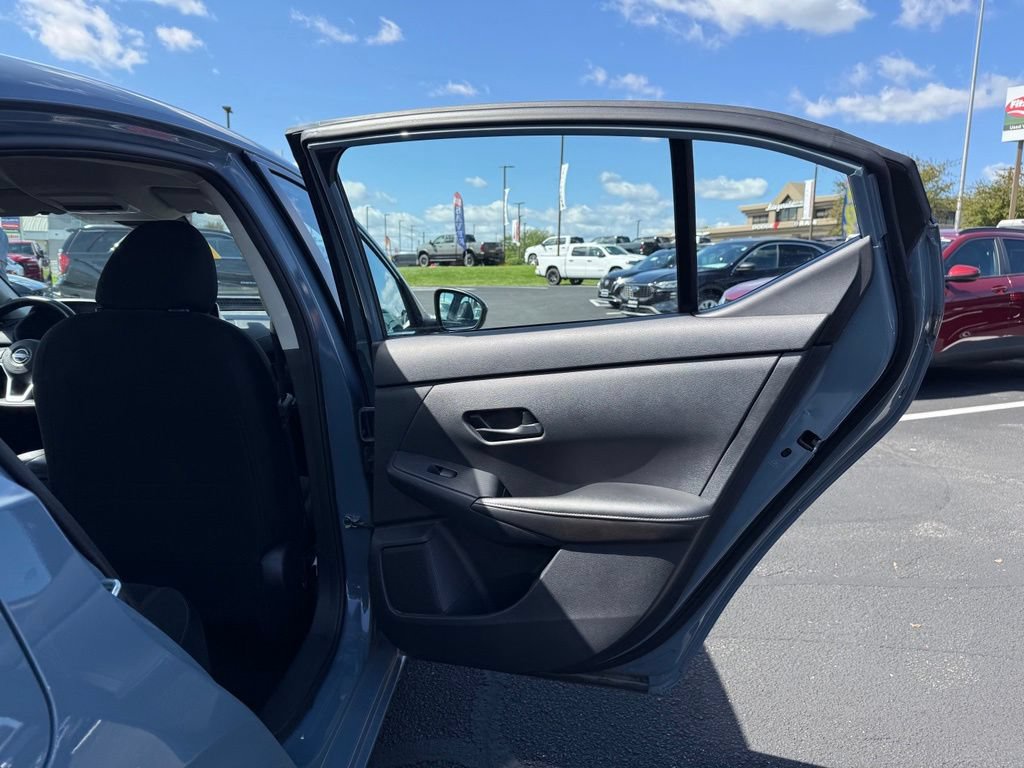 Used 2025 Nissan Sentra SV FWD image 31