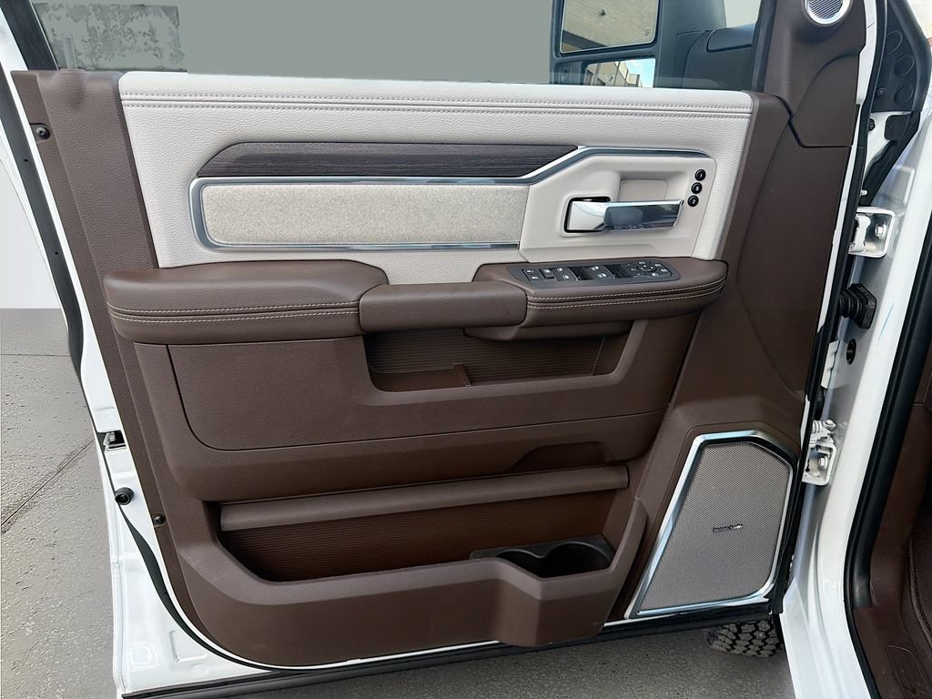 New 2026 RAM 3500 Laramie AWD/4WD image 21