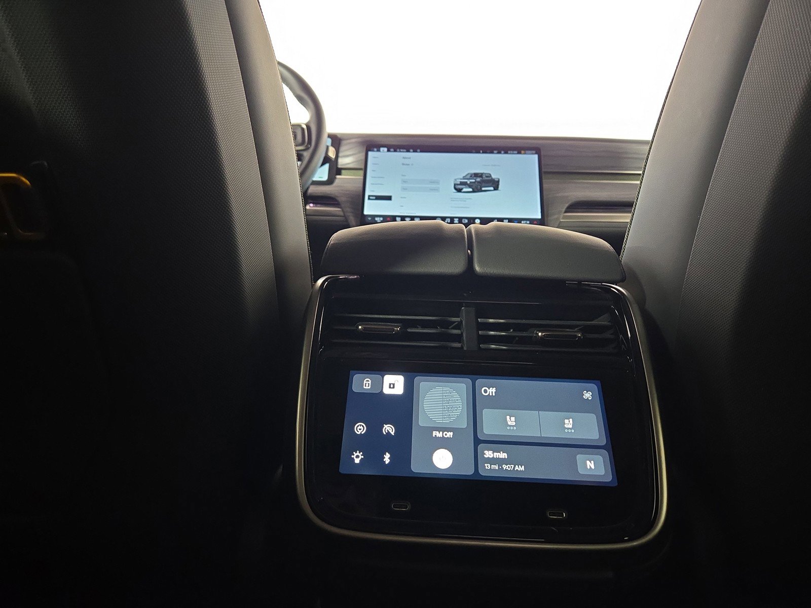 Used 2024 Rivian R1T Adventure image 28