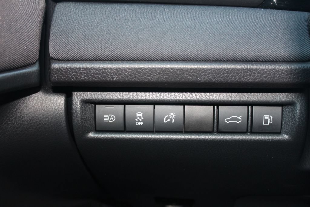 Used 2025 Toyota Camry LE FWD image 25