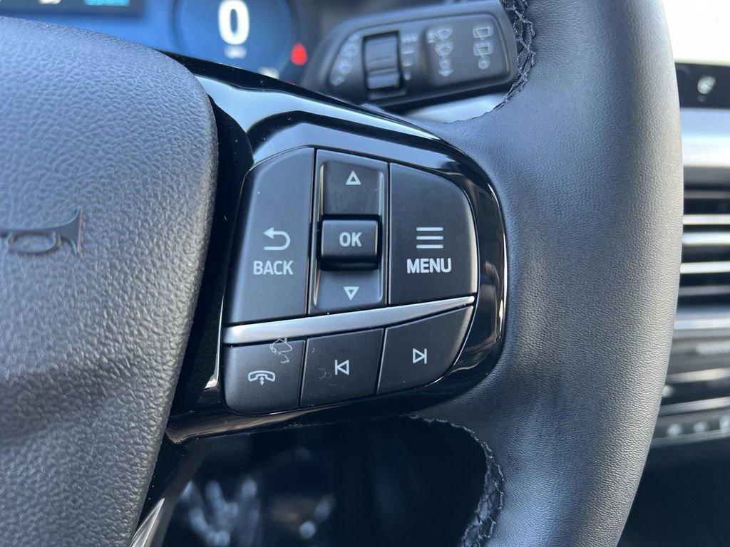 New 2025 Ford Escape SE w/ PHEV Premium Package image 24