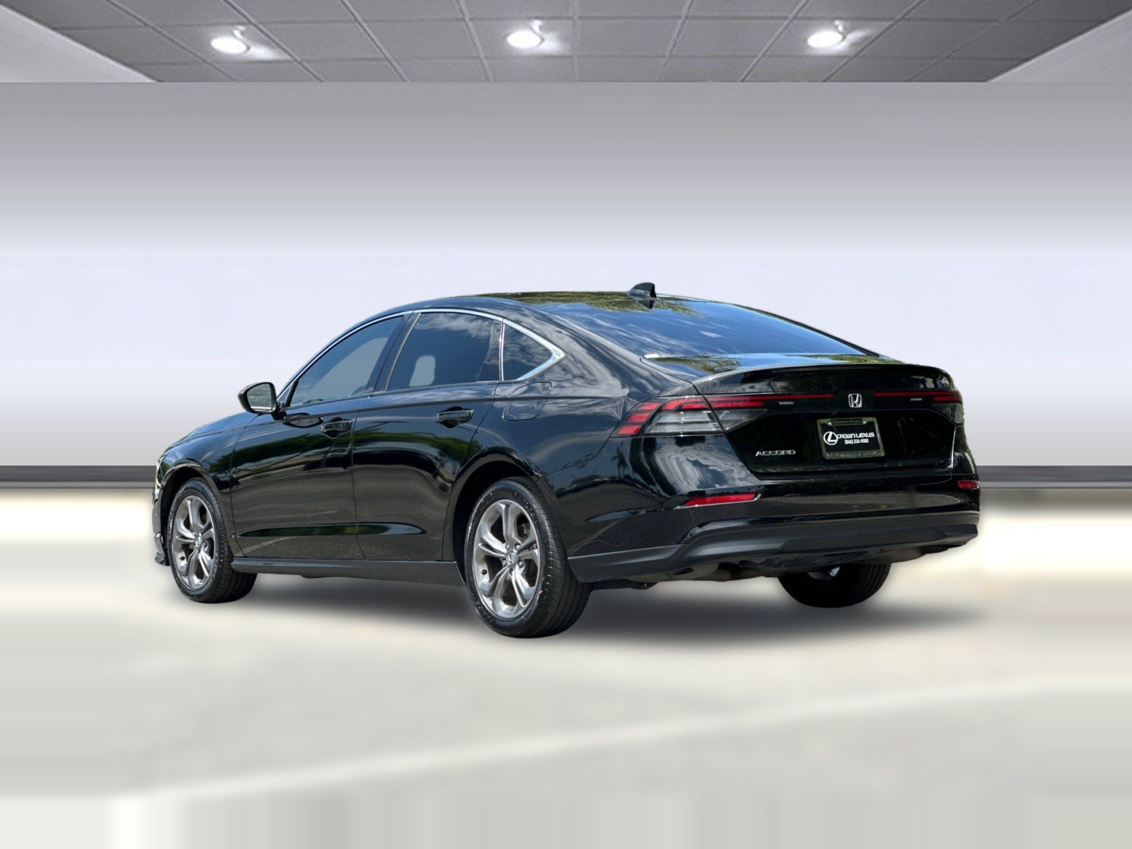 Used 2024 Honda Accord EX image 3