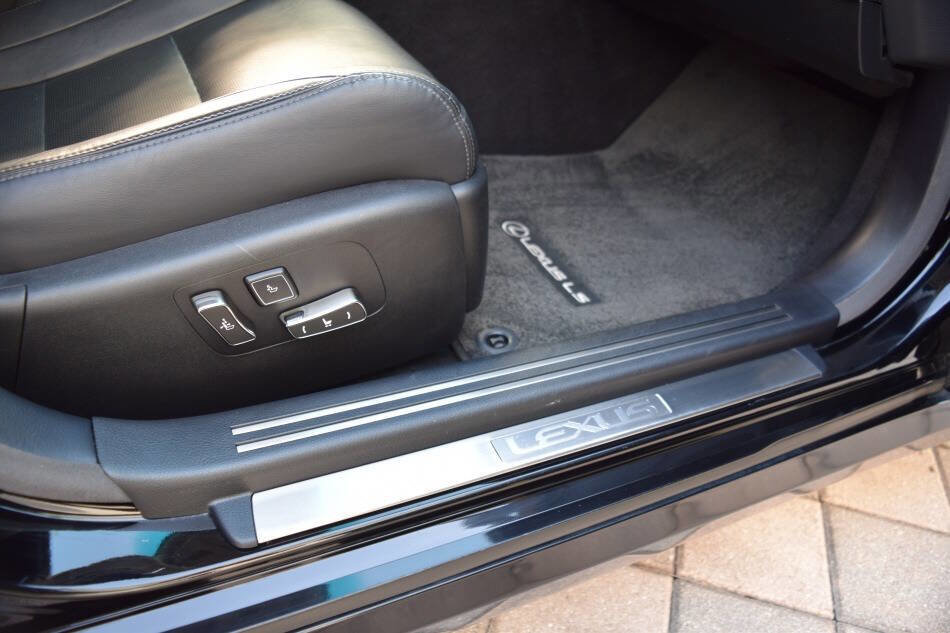 Used 2013 Lexus LS 460 AWD w/ Comfort Pkg image 55