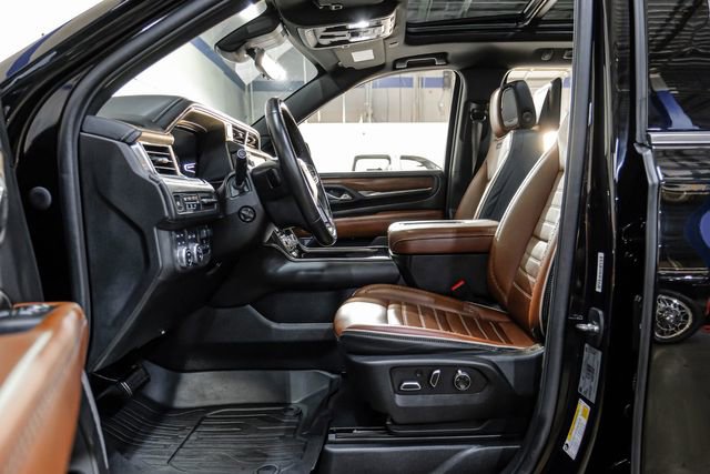 Used 2023 GMC Yukon XL Denali Ultimate w/ LPO, Floor Liner Package image 4