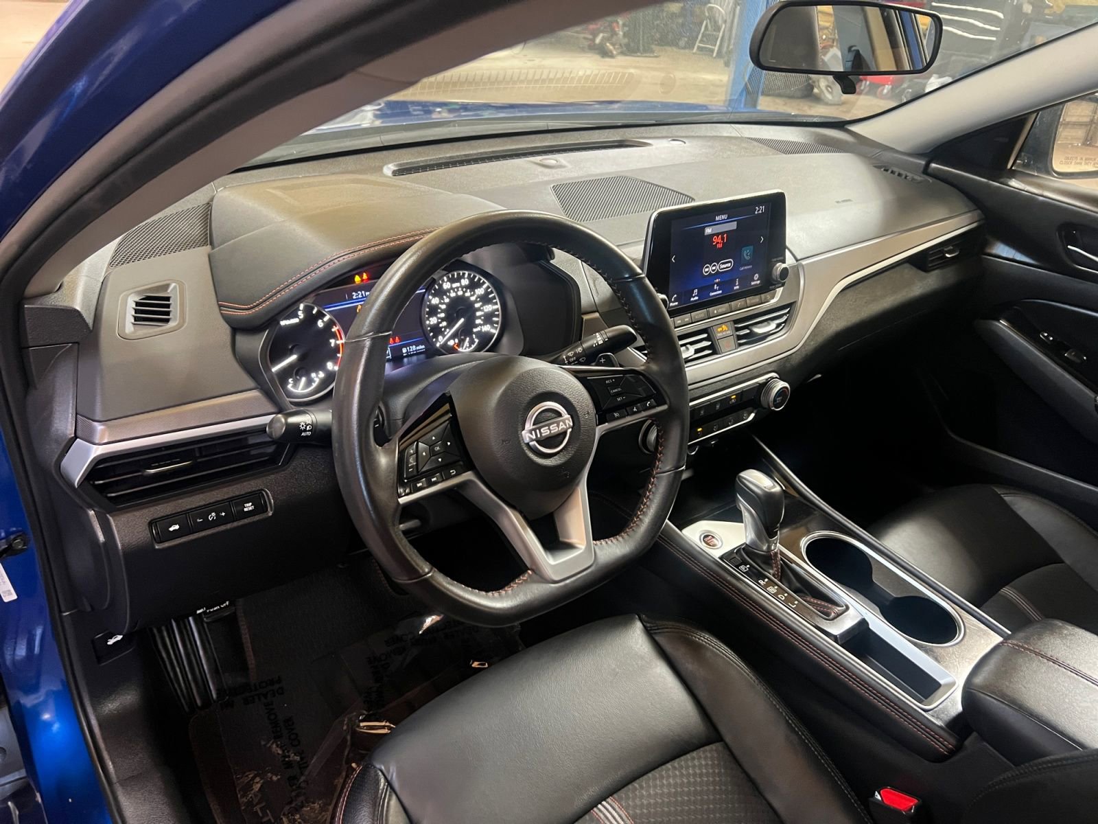 Used 2025 Nissan Altima 2.5 SR FWD image 18