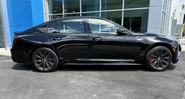 New 2026 Cadillac CT5 V Blackwing image 2