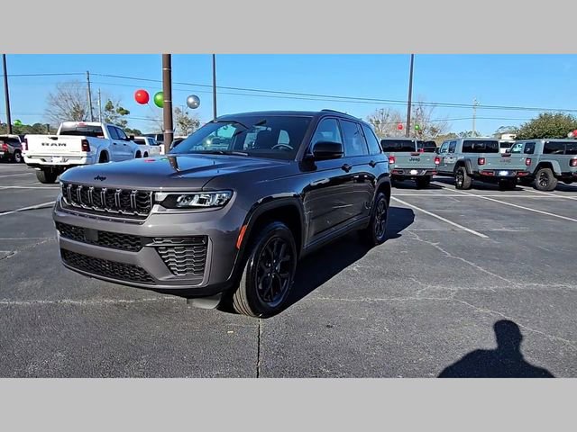 New 2026 Jeep Grand Cherokee Altitude image 20