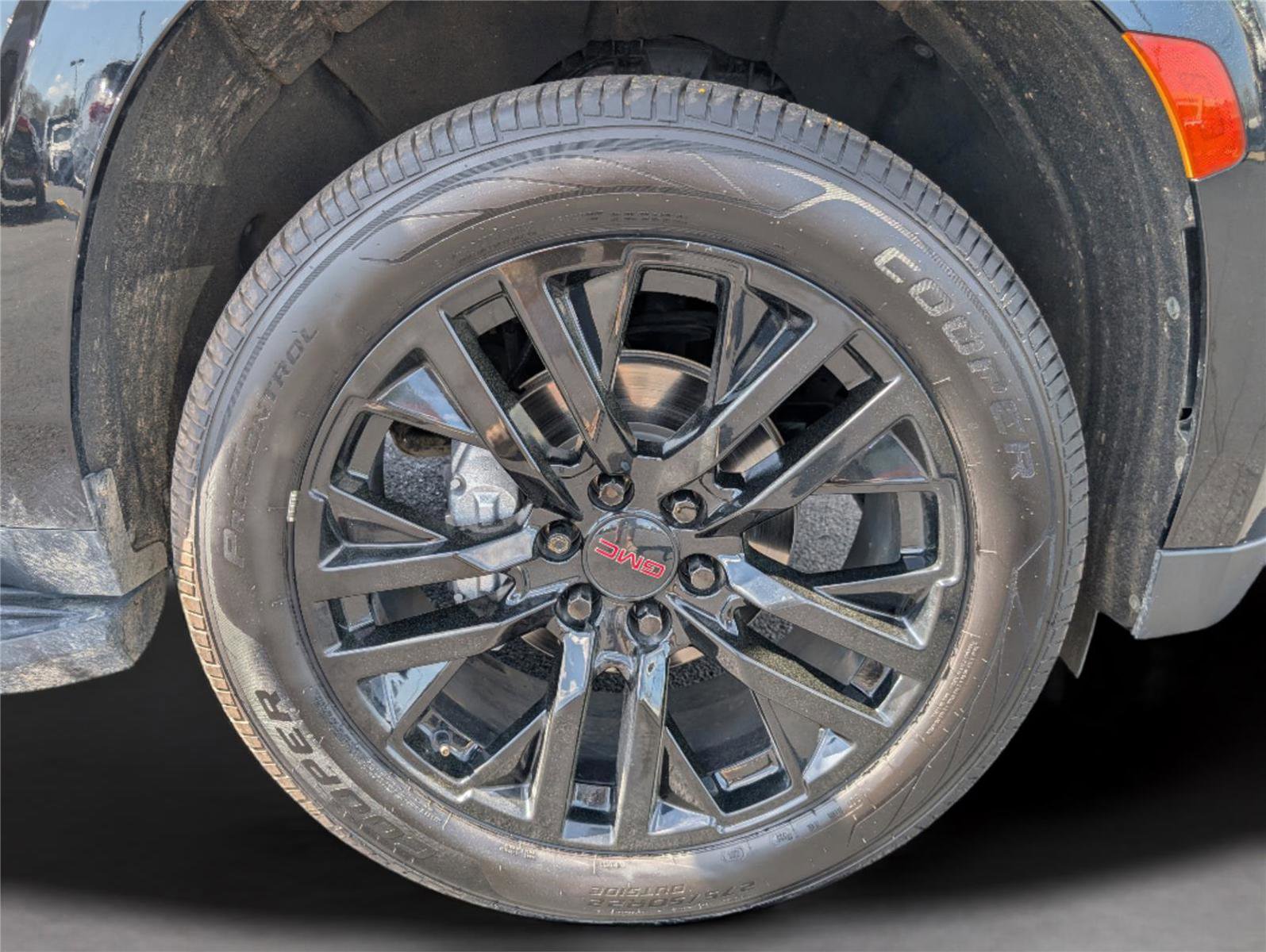 Used 2023 GMC Yukon SLT RWD image 46