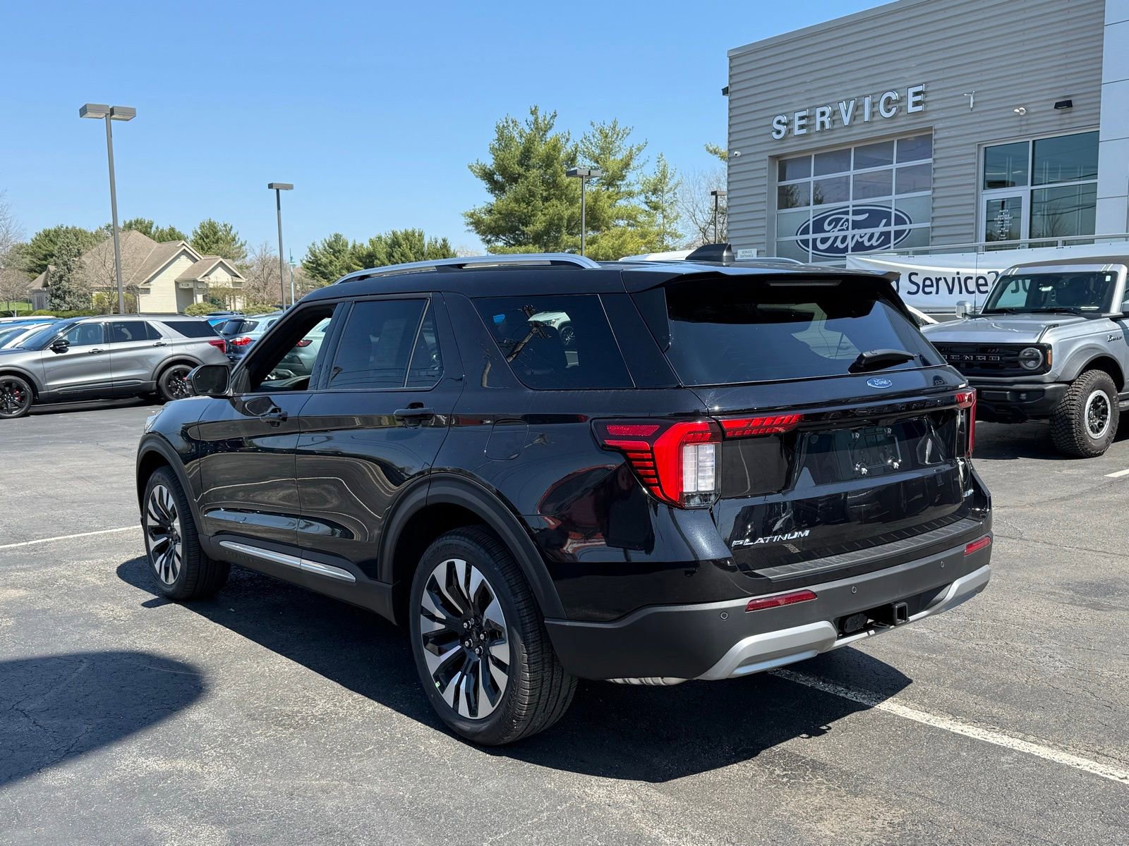 New 2026 Ford Explorer Platinum image 4