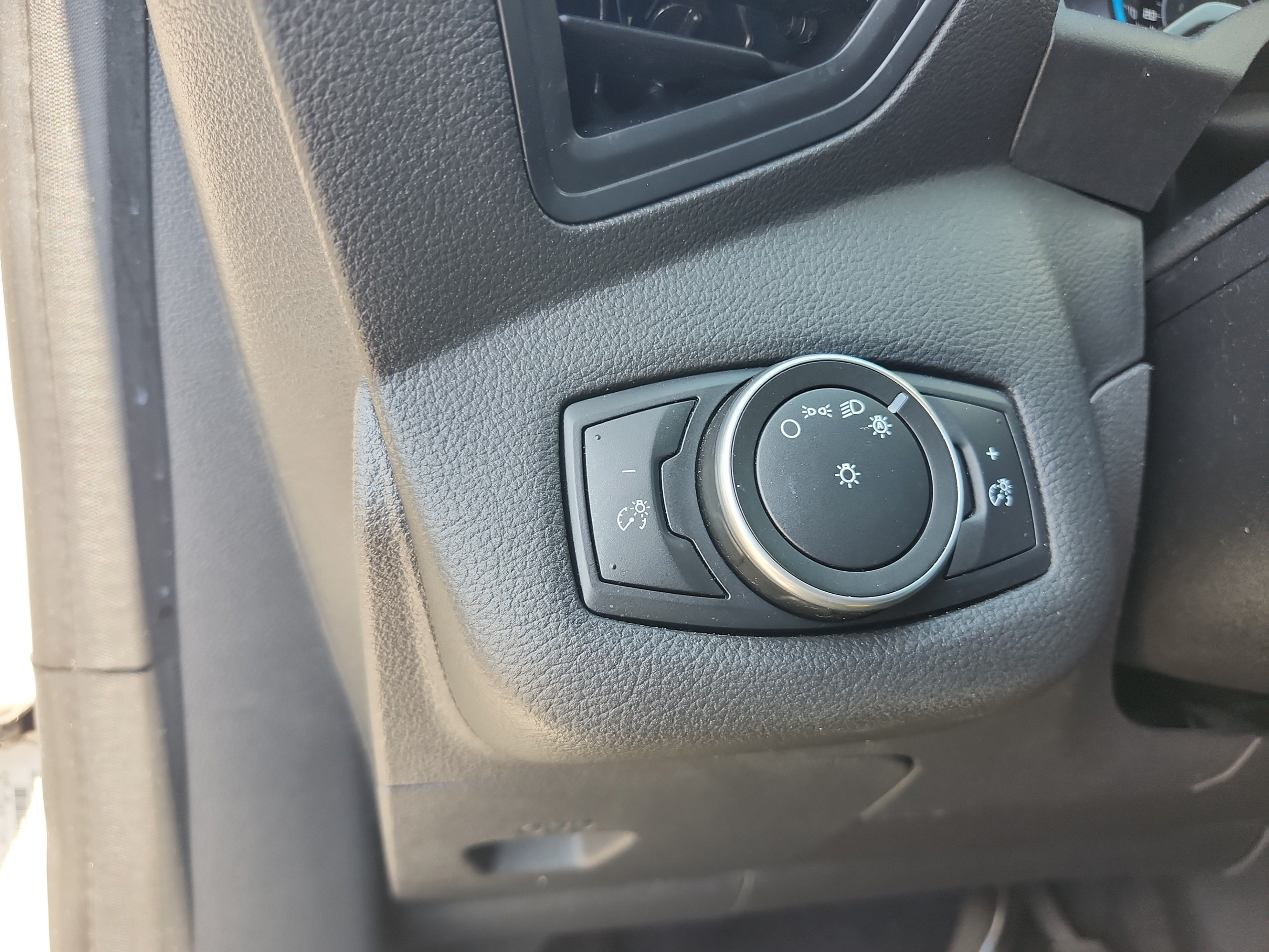 Used 2018 Ford C-MAX SE FWD image 13